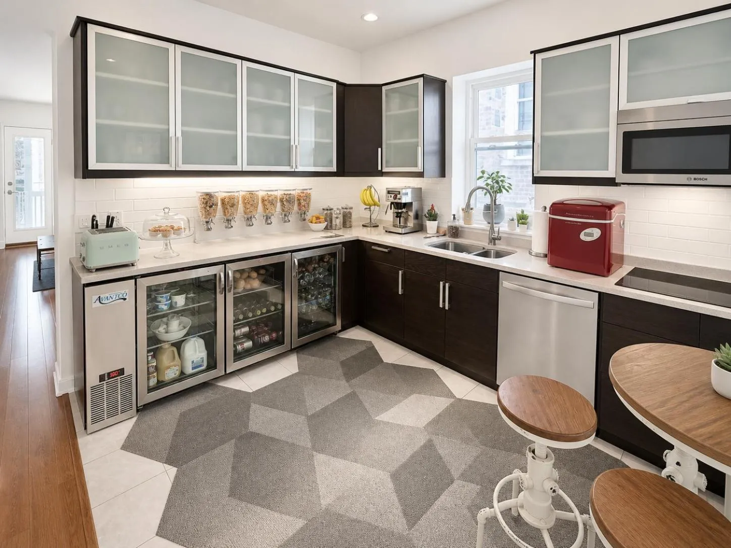 Communal kitchen in House 5863- Chicago's Premier Bed and Breakfast