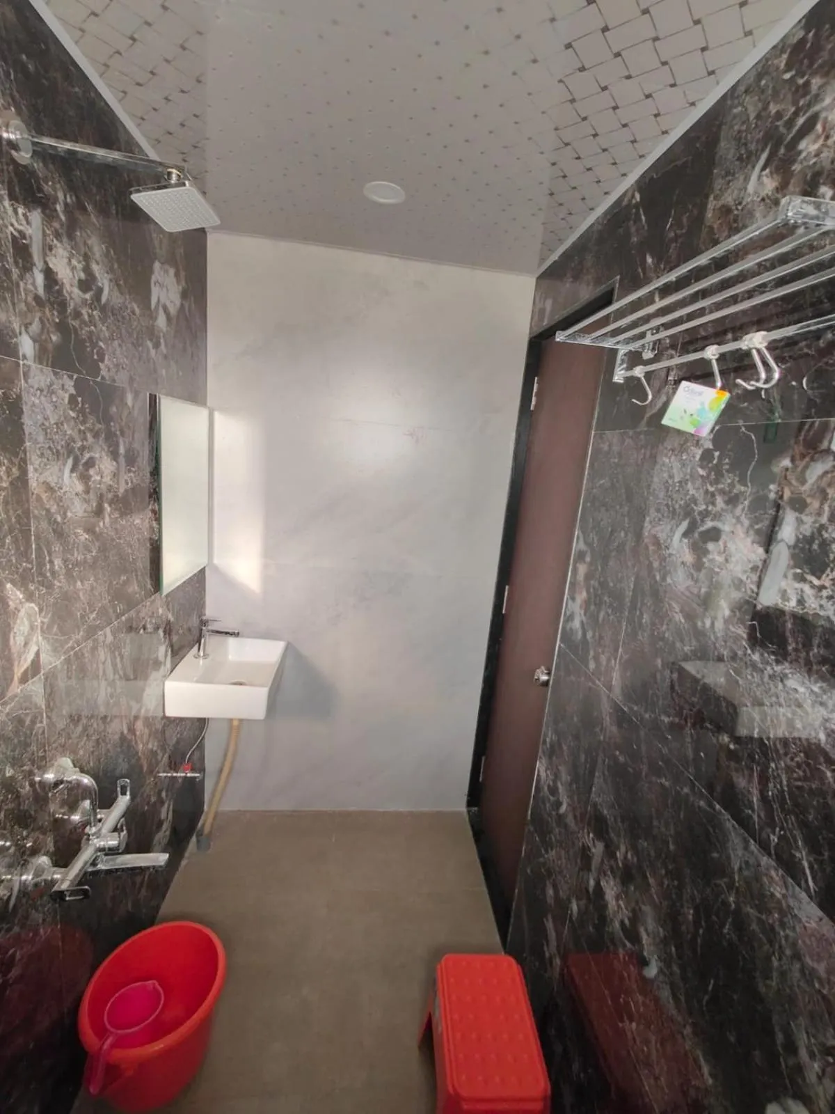 Bathroom in Hotel Veeratn