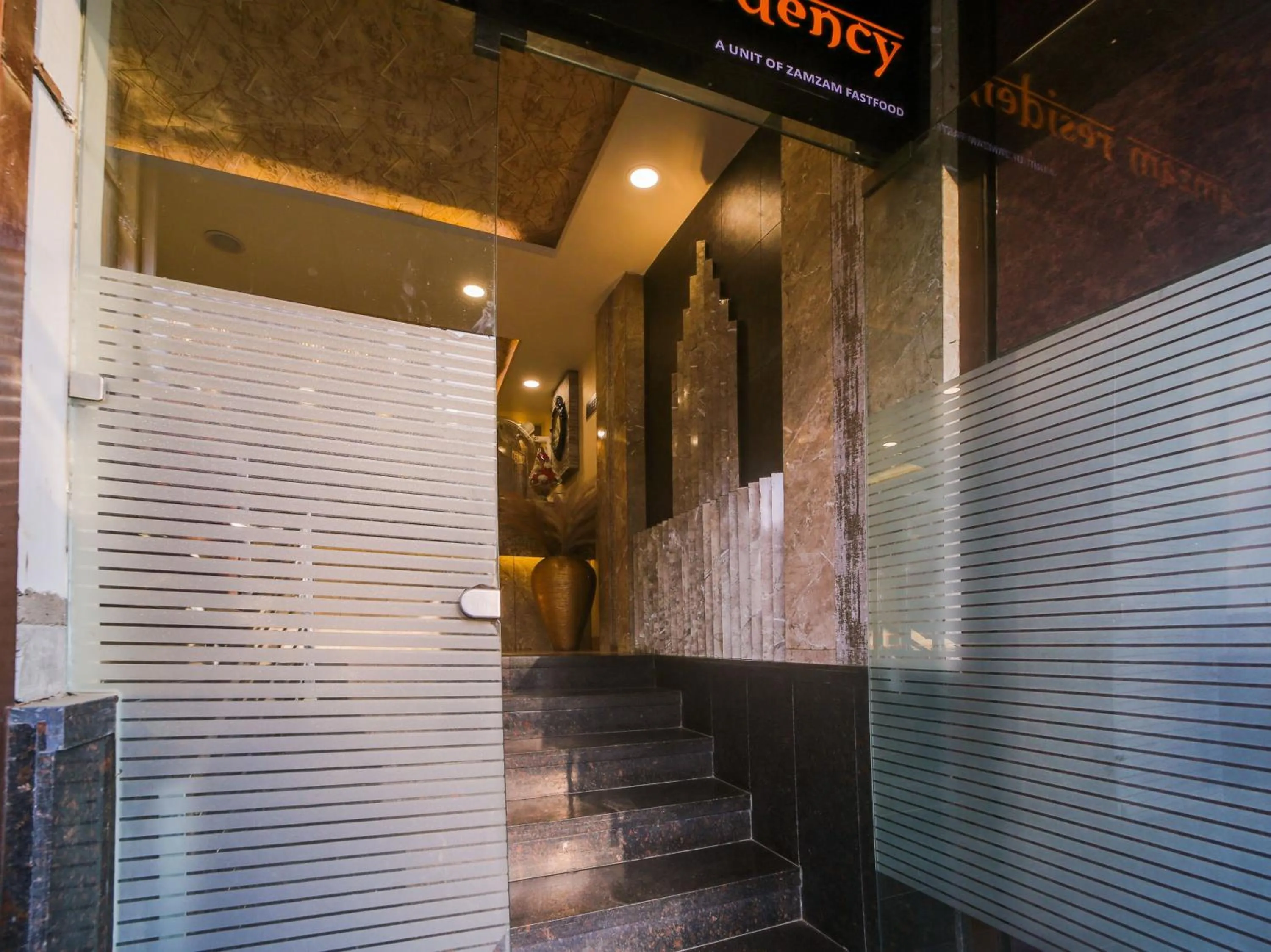 Facade/entrance in Hotel O Zamzam Residency