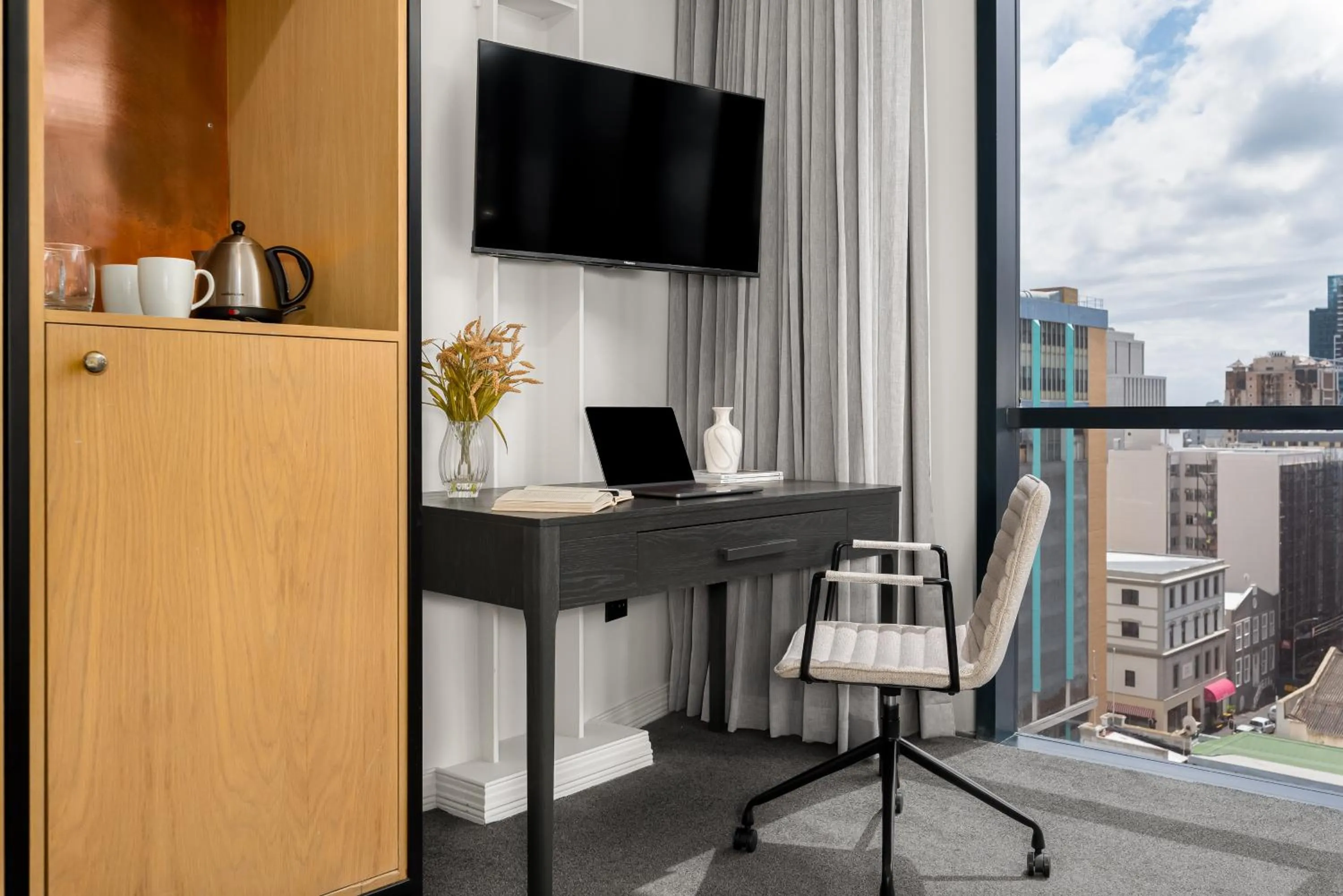 TV and multimedia in Neighbourgood Loop Street