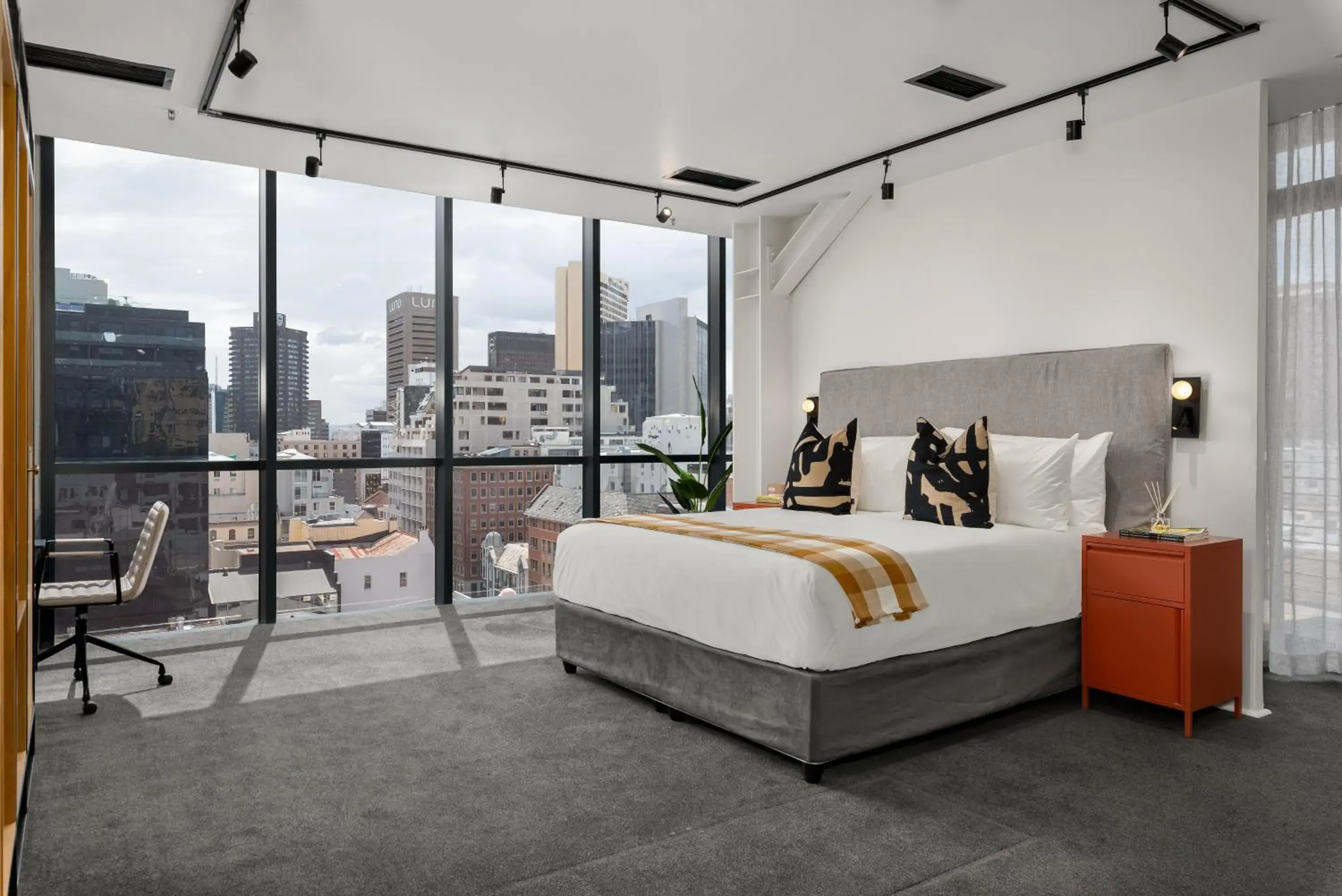 Deluxe Double or Twin Room with City View in Neighbourgood Loop Street Deluxe Double or Twin Room with City View in Neighbourgood Loop Street