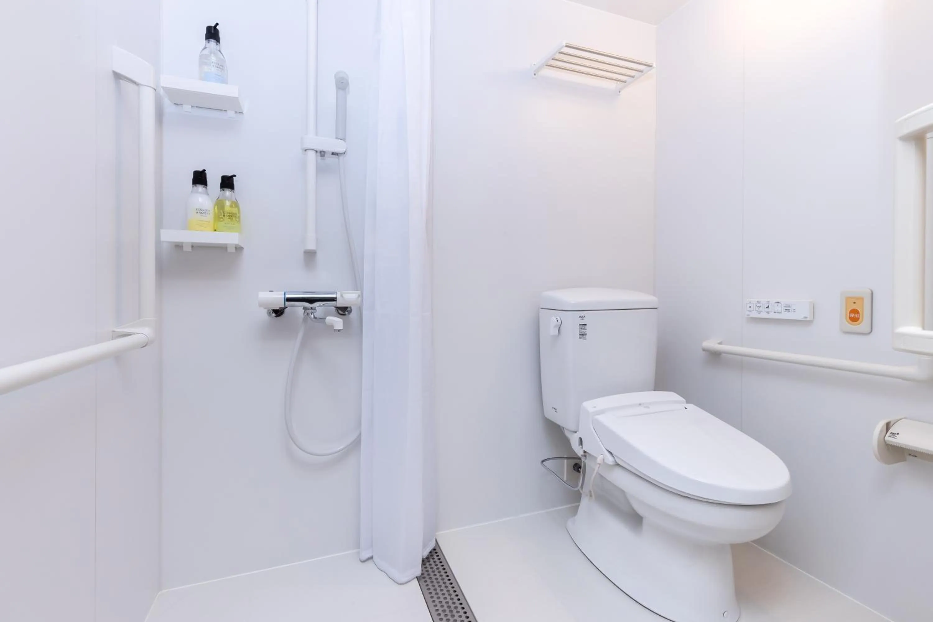 Shower in THE CELECTON Higashiosaka Nagataekimae