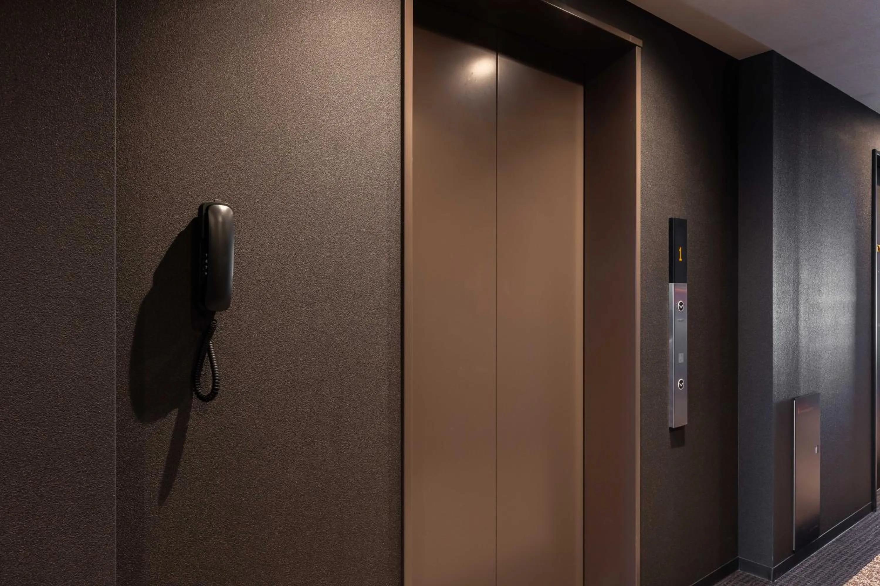 elevator in THE CELECTON Higashiosaka Nagataekimae