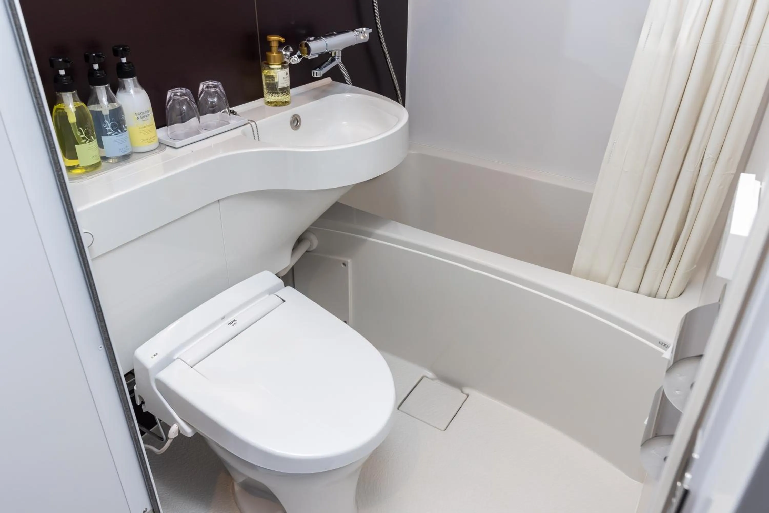 Bathroom in THE CELECTON Higashiosaka Nagataekimae