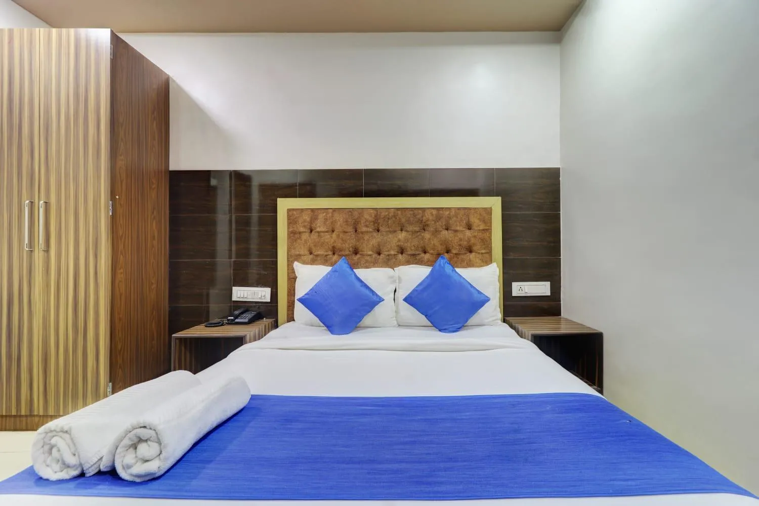 Bedroom, Bed in Hotel New Blue Sapphire Residency