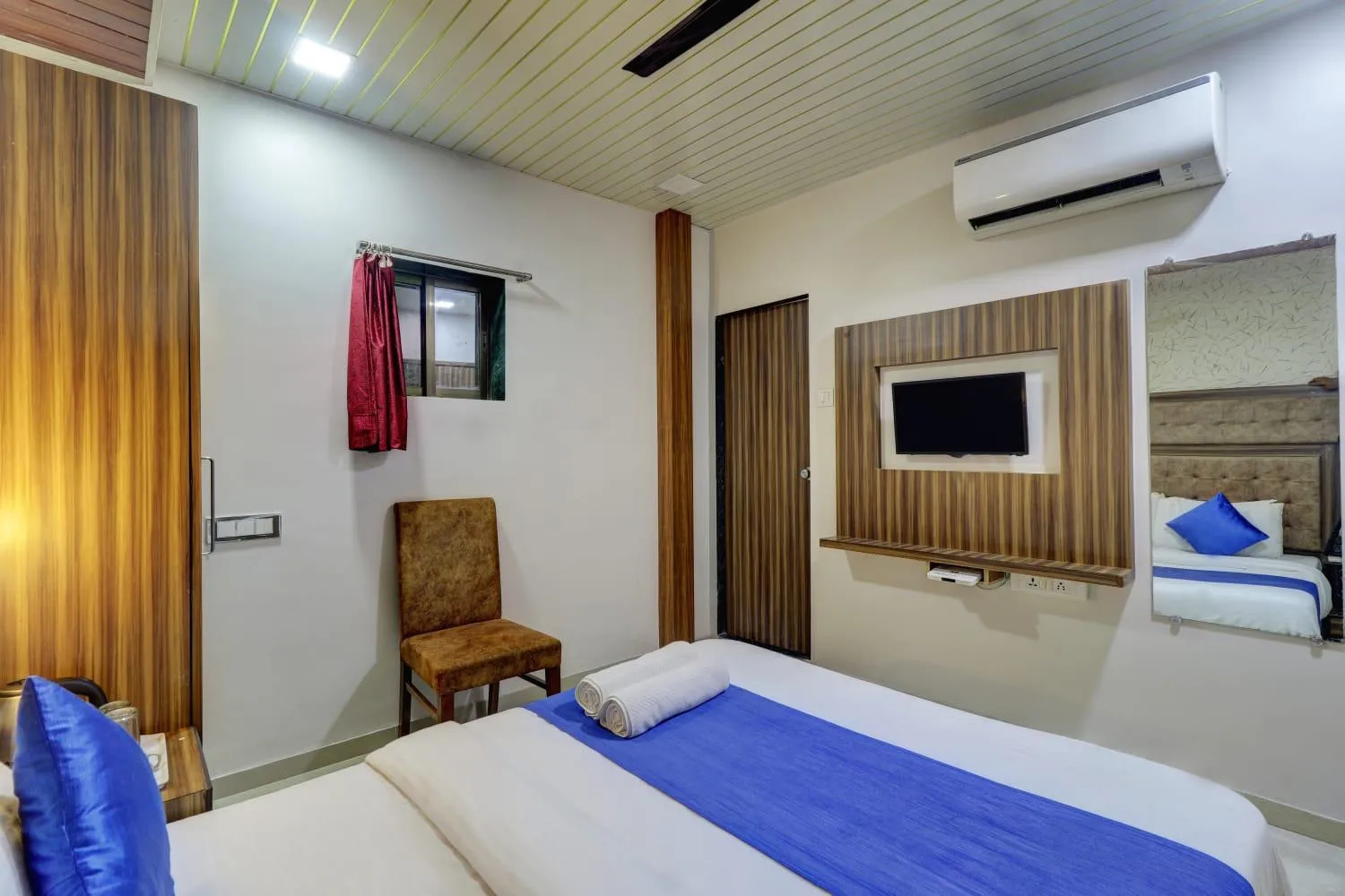 Bedroom, Bed in Hotel New Blue Sapphire Residency
