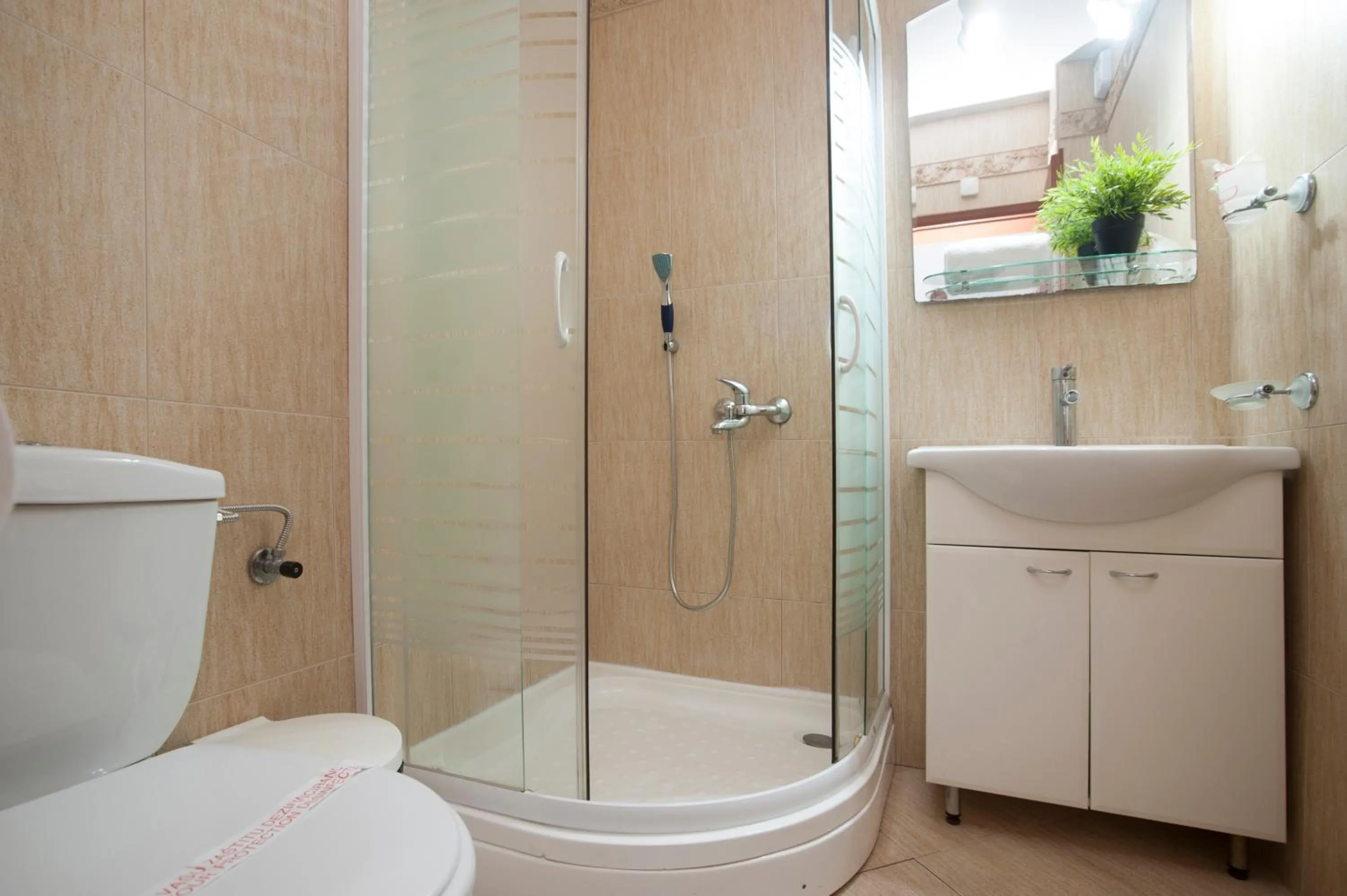 Shower in Guest House Medin