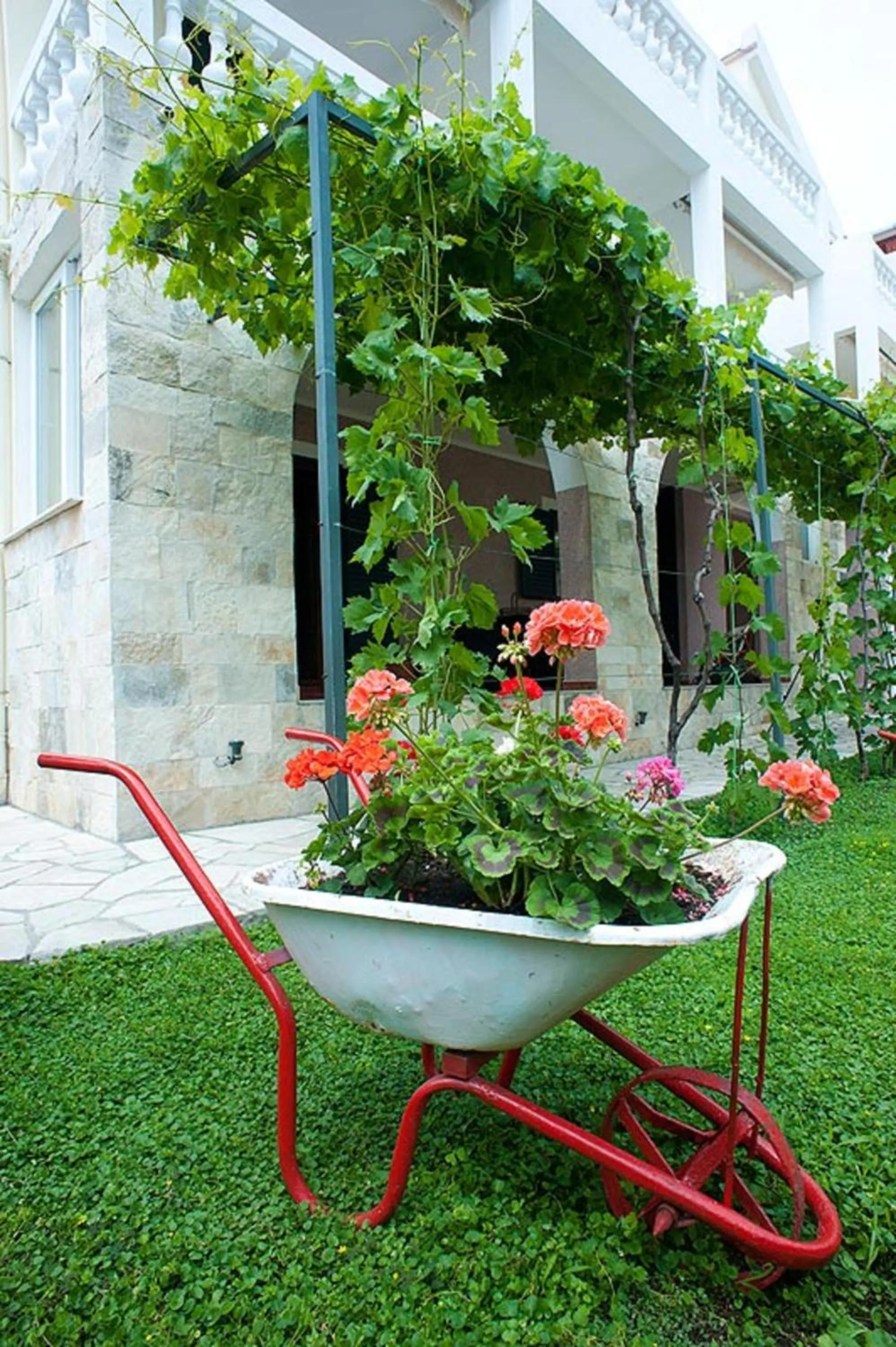 Neighbourhood in Guest House Medin