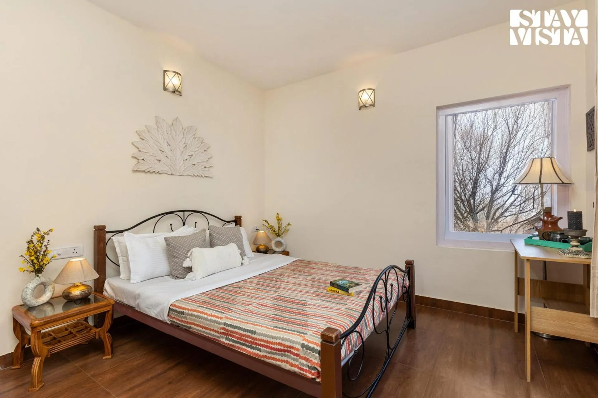 Bedroom, Bed in StayVista at Bird's Crest Valley Villa