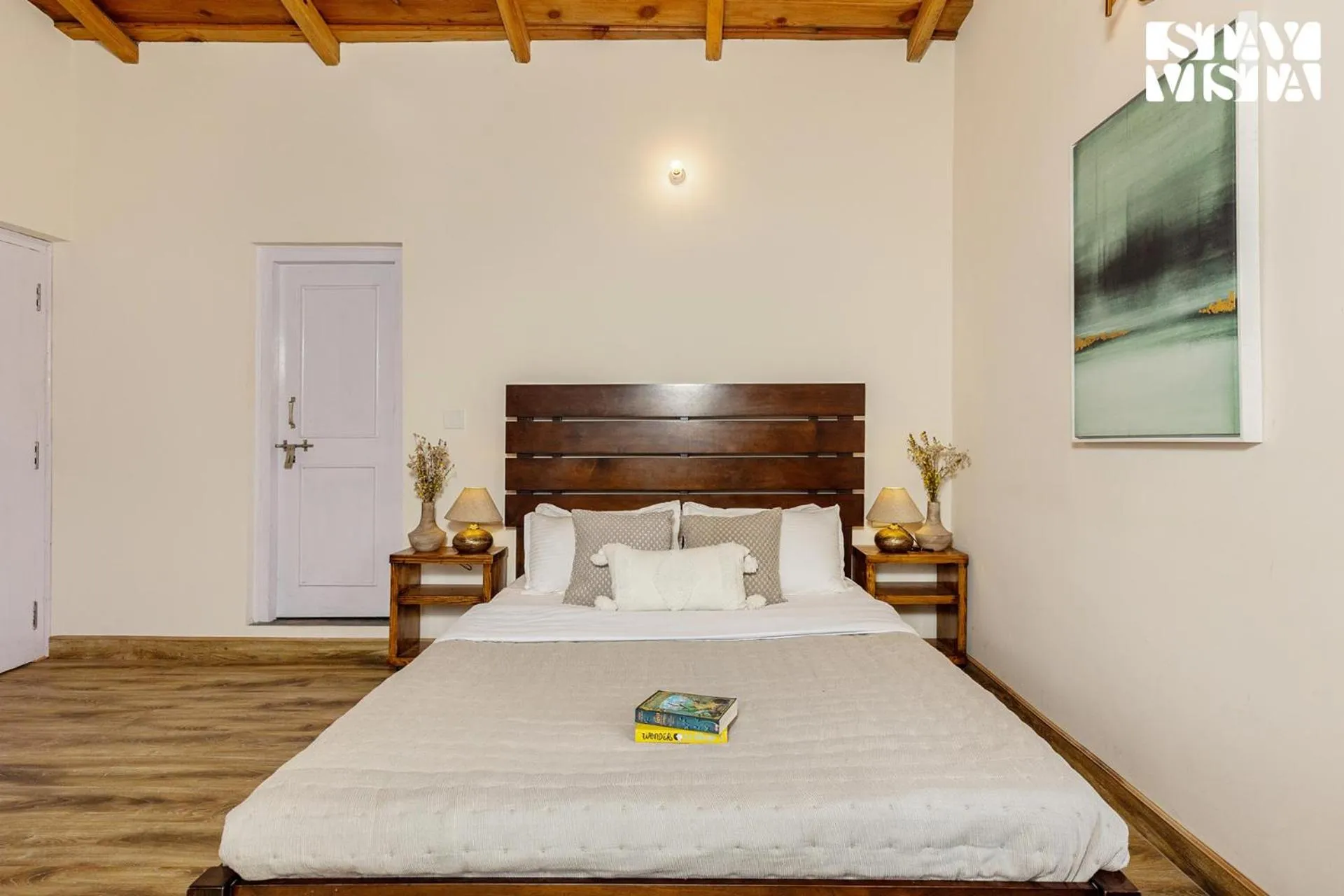 Bedroom, Bed in StayVista at Bird's Crest Valley Villa
