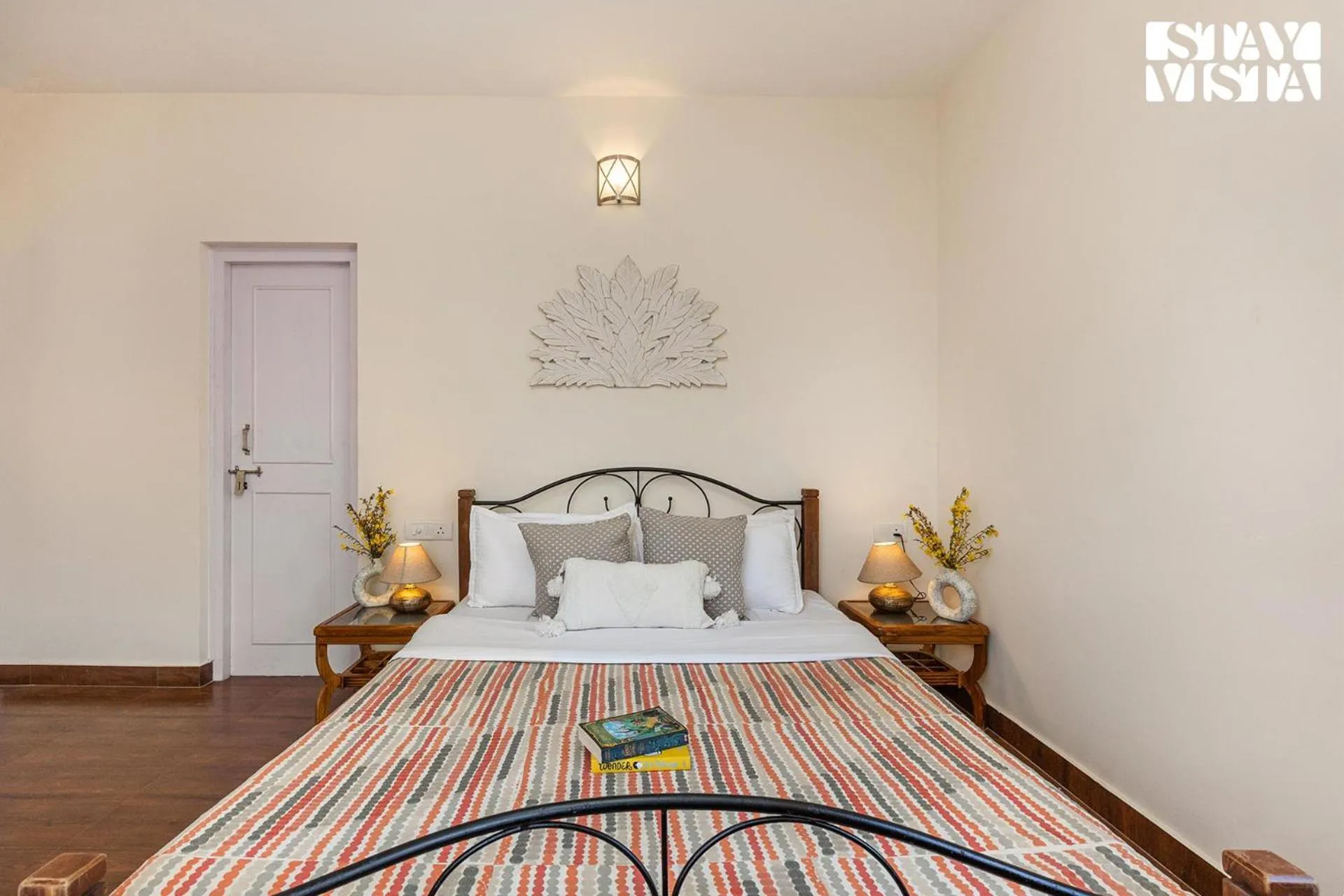 Bedroom, Bed in StayVista at Bird's Crest Valley Villa