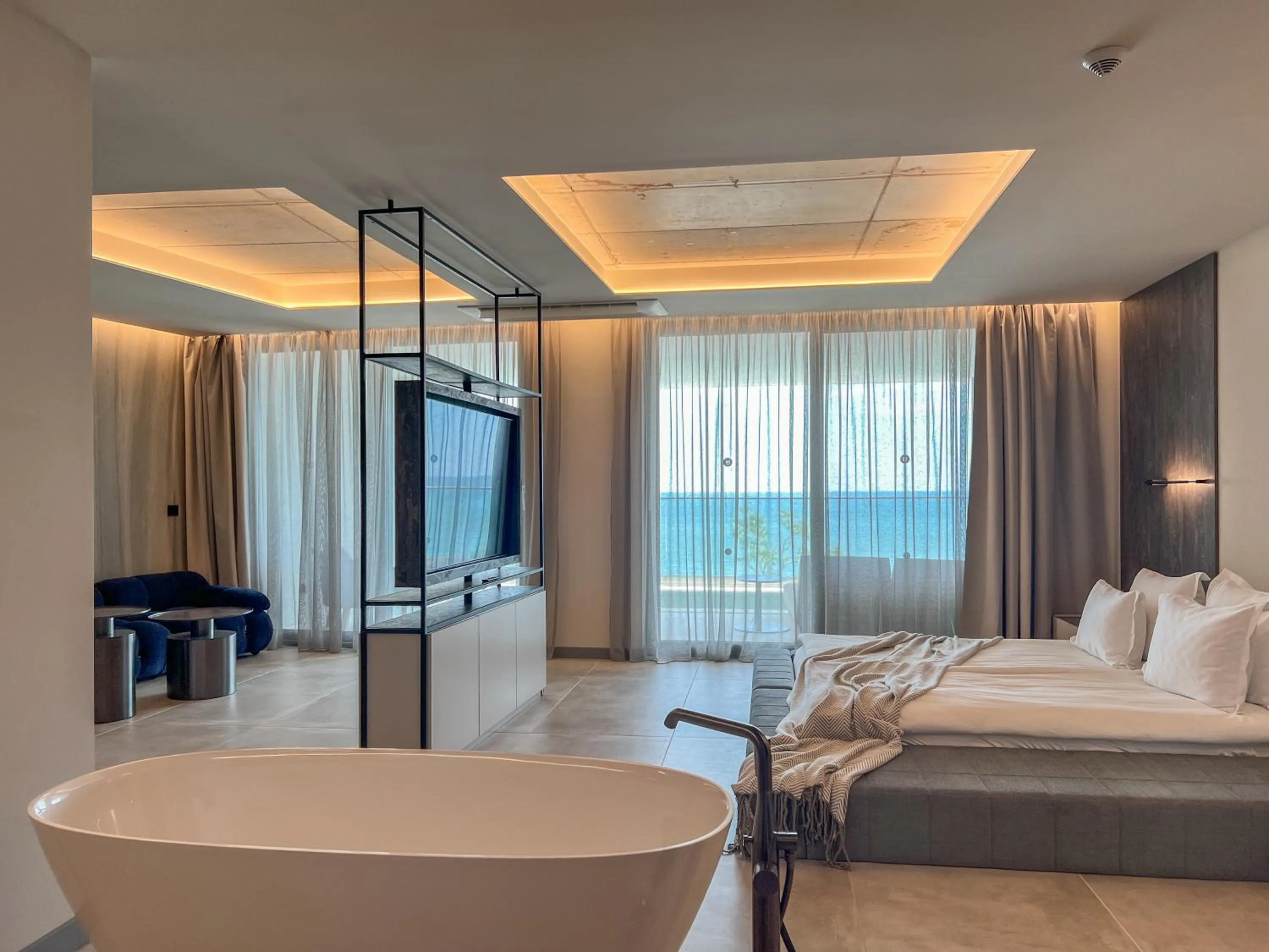 TV and multimedia, Bed in GRIFID Noa