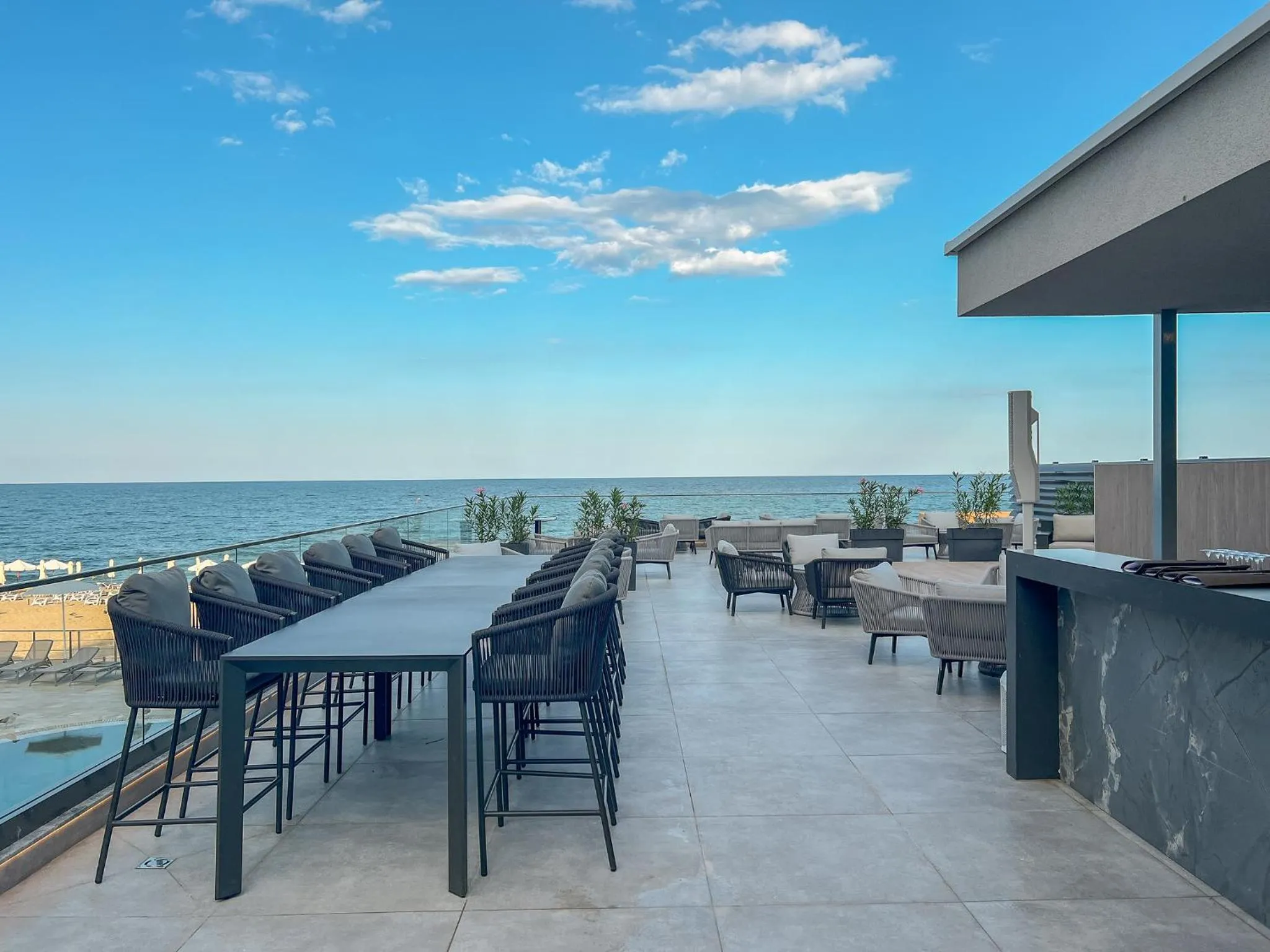 Restaurant/places to eat in GRIFID Noa