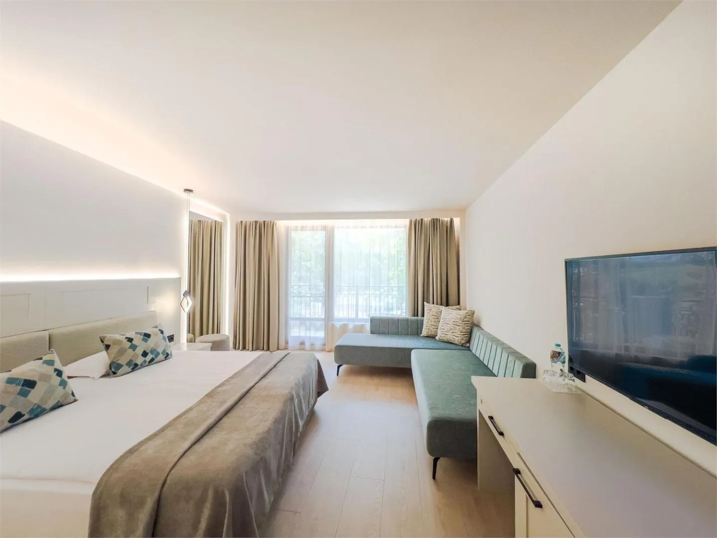 Bedroom, Bed in GRIFID Noa