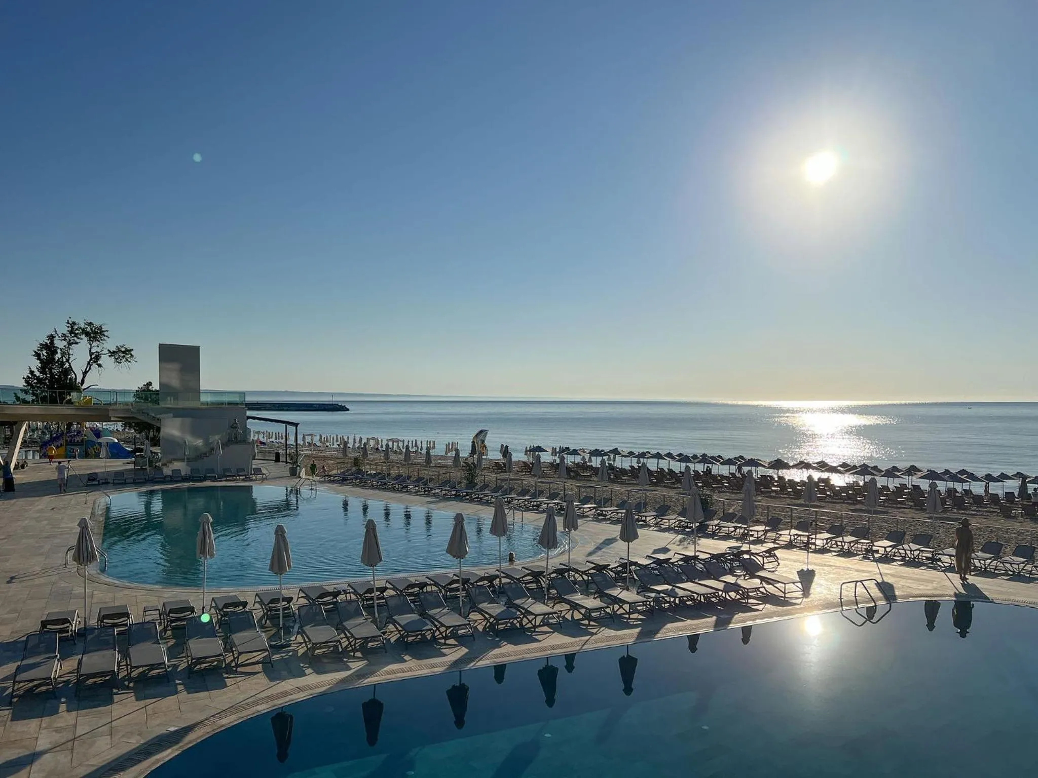 Swimming pool in GRIFID Noa