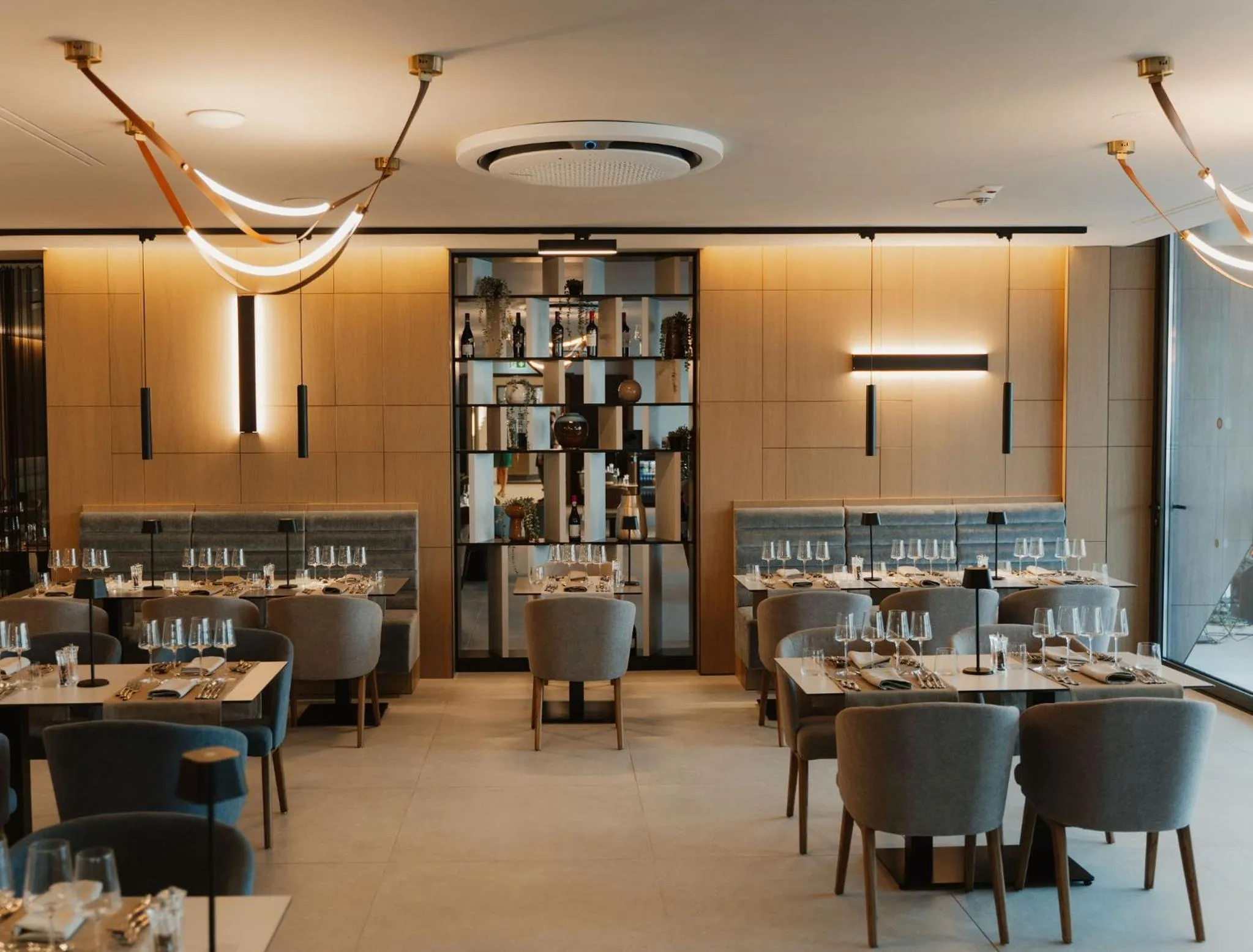 Restaurant/places to eat in GRIFID Noa