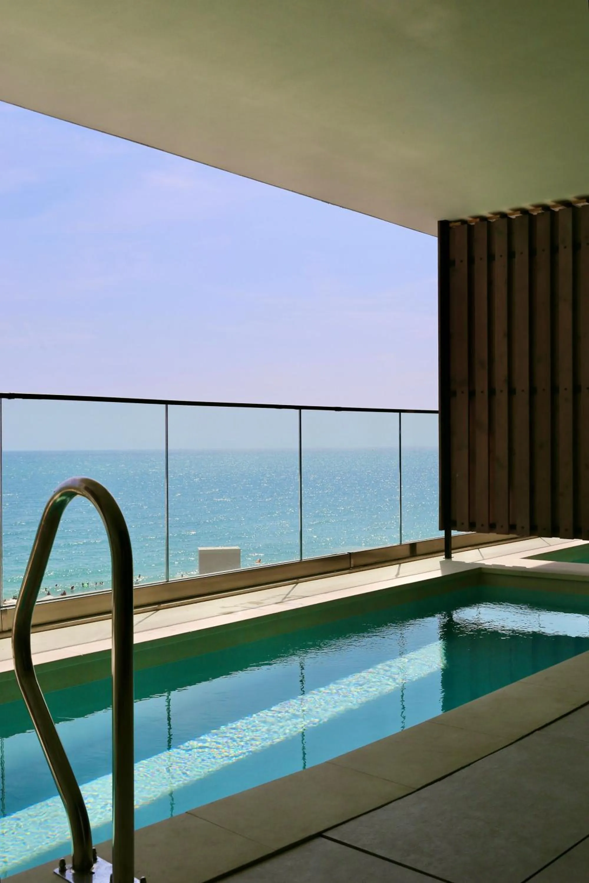 Swimming pool in GRIFID Noa