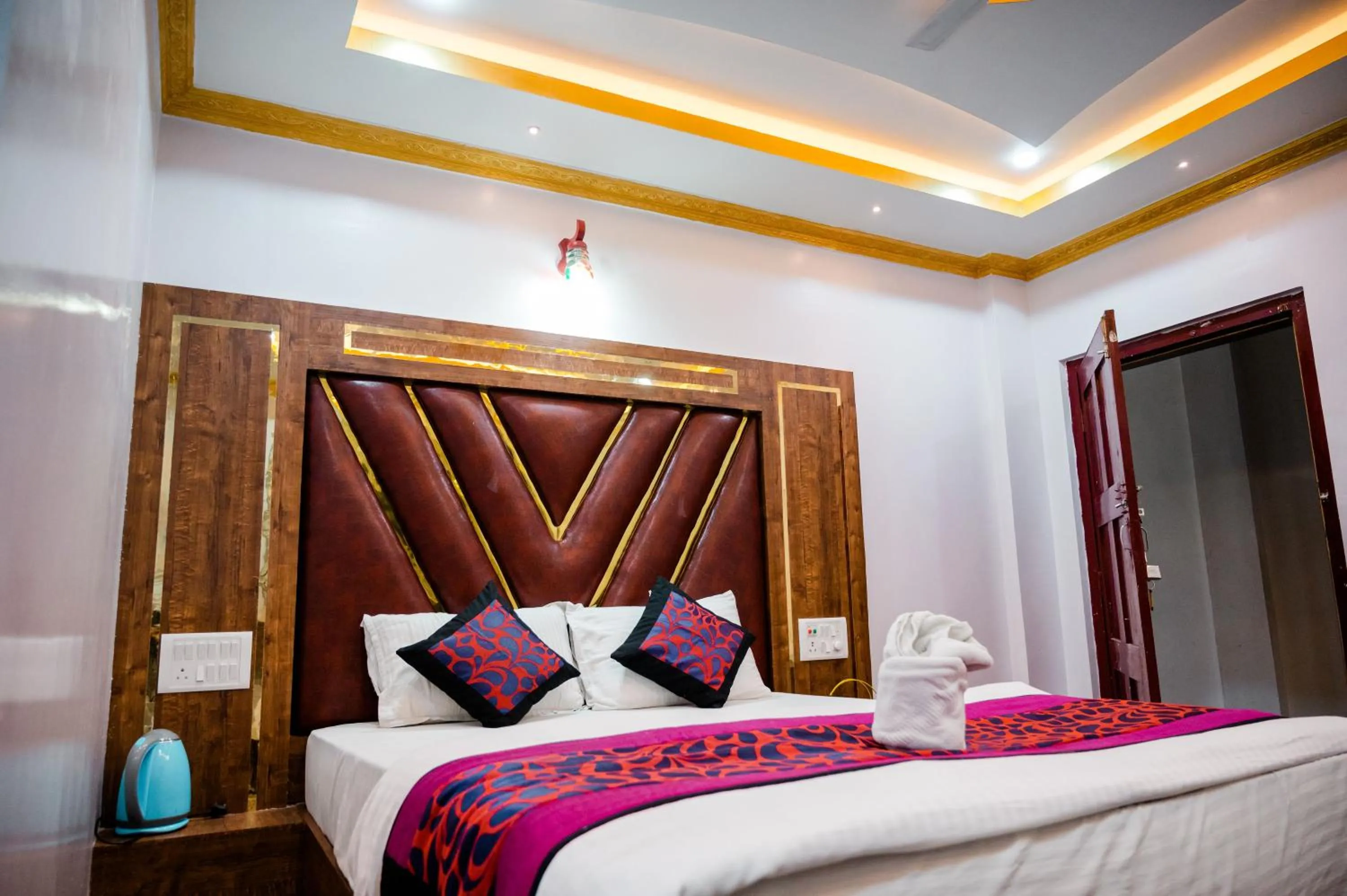 Bed in HOTEL COUNTRY INN