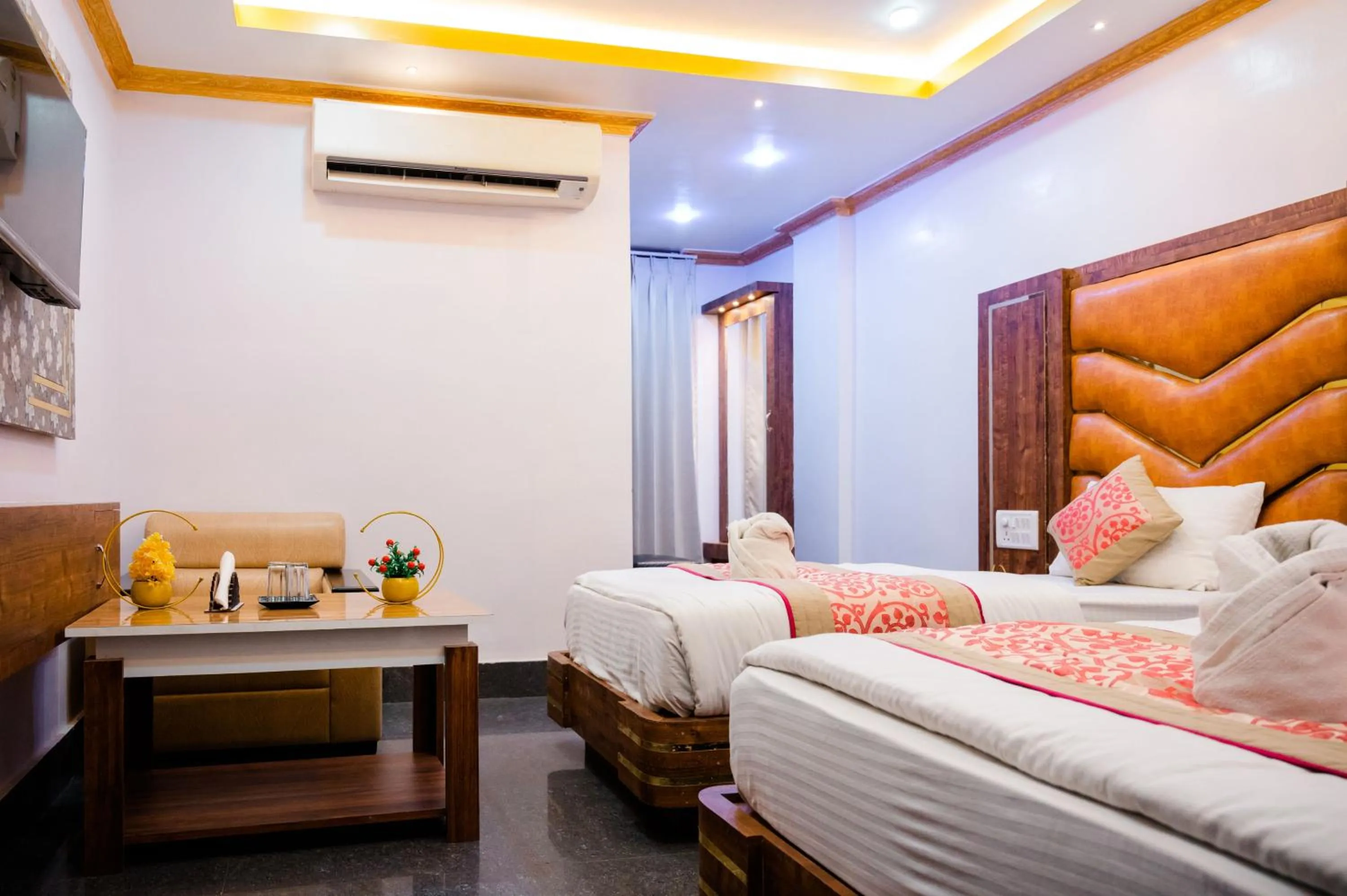 Bedroom, Bed in HOTEL COUNTRY INN