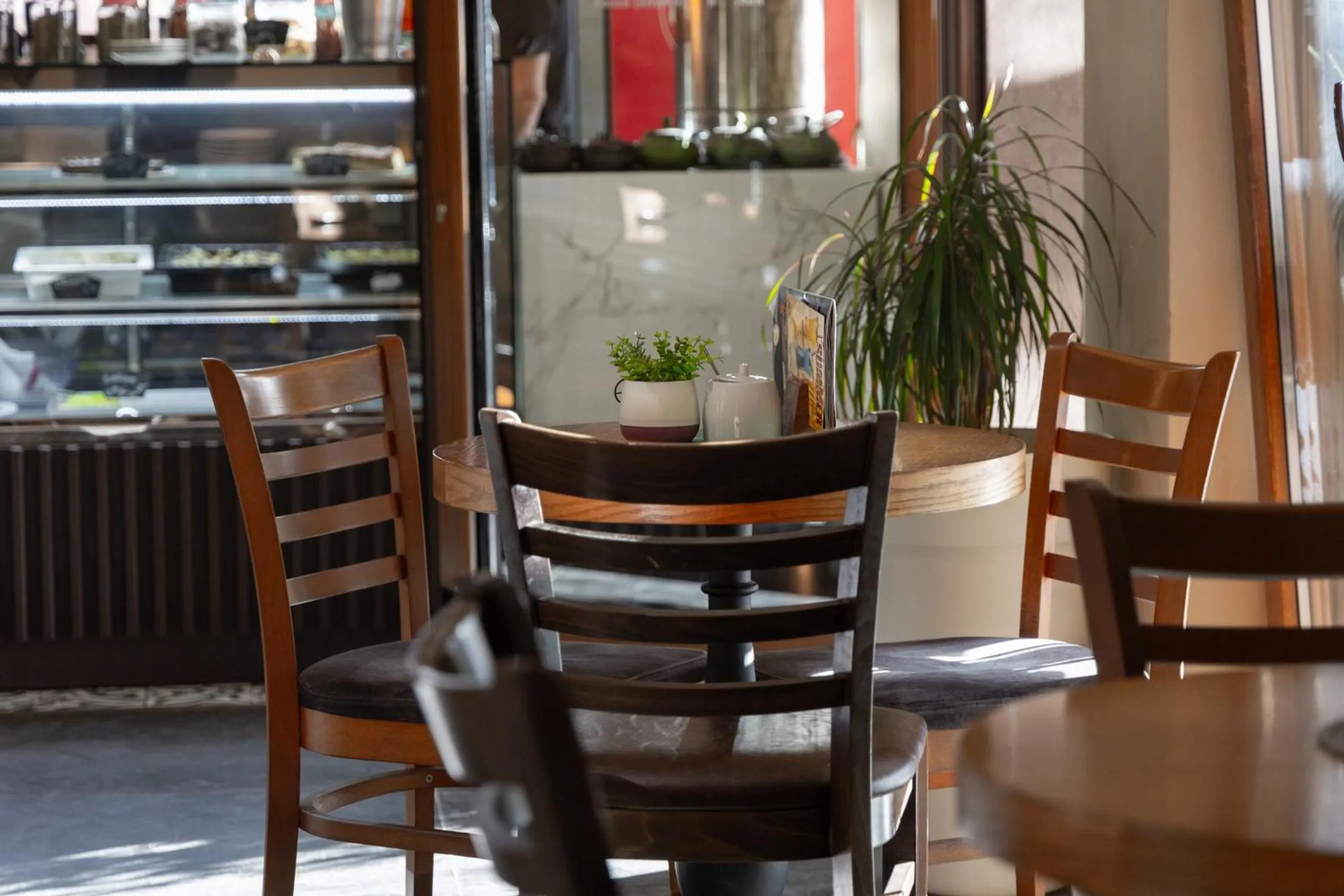 Restaurant/places to eat in Hotel Ma Belle