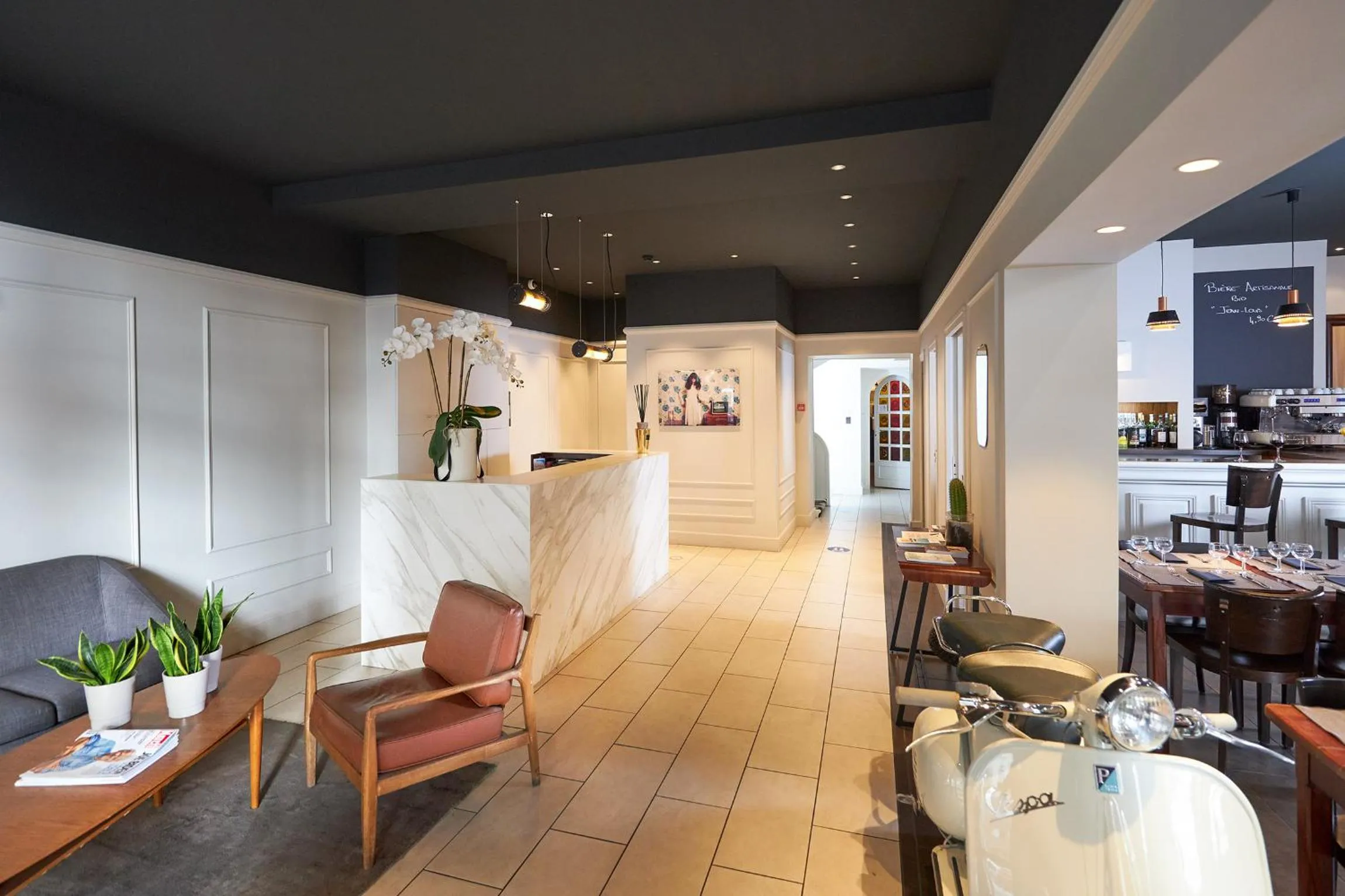 Lobby or reception in Hotel Les Negociants