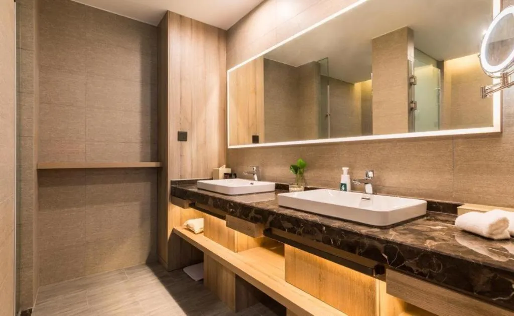 Atour Hotel Huzhou Changxing Changhai Road