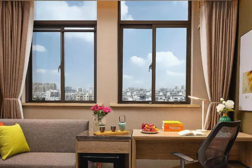 Atour Hotel Huzhou Changxing Changhai Road