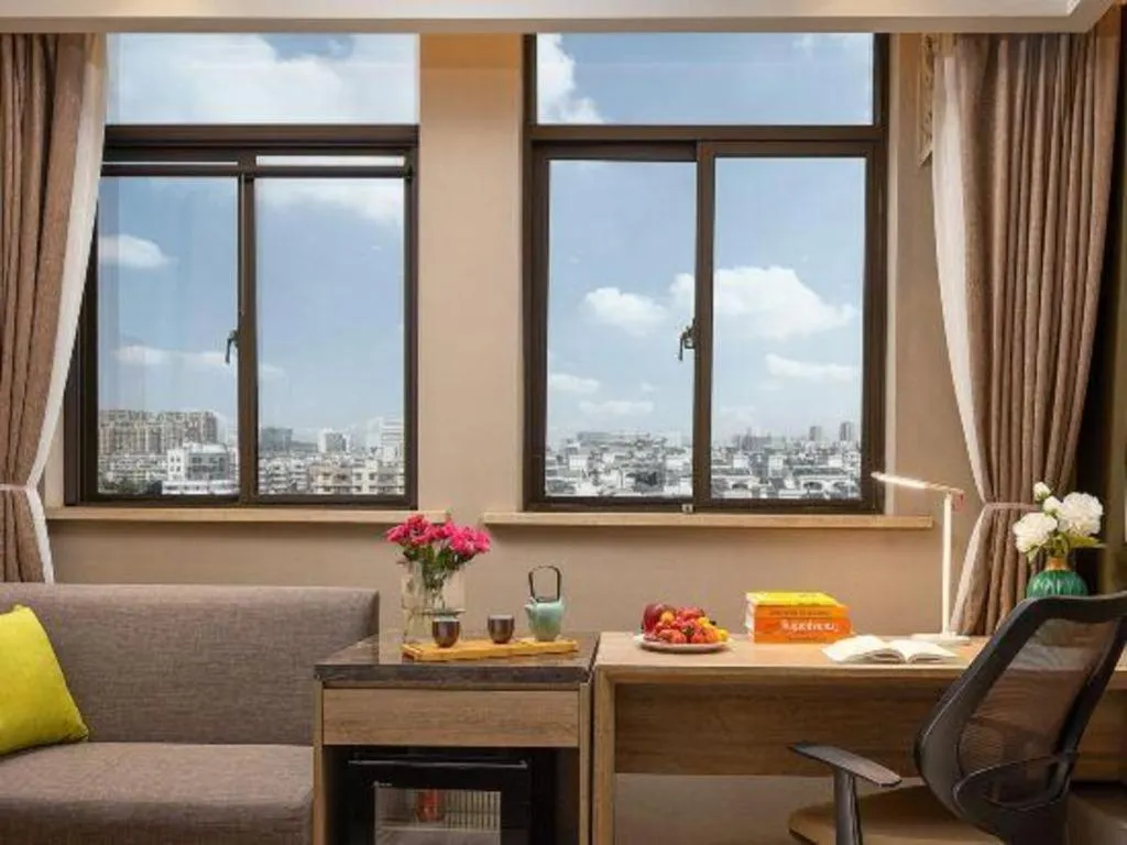 Atour Hotel Huzhou Changxing Changhai Road