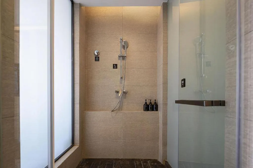 Atour Hotel Huzhou Changxing Changhai Road