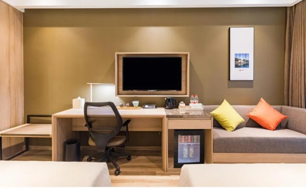 Atour Hotel Huzhou Changxing Changhai Road