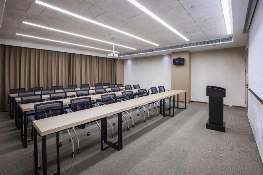 Atour Hotel Huzhou Changxing Changhai Road