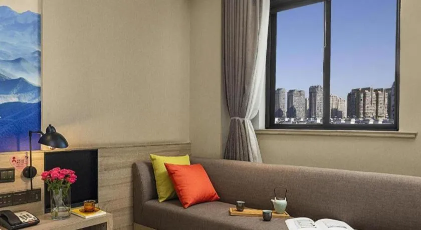 Atour Hotel Huzhou Changxing Changhai Road