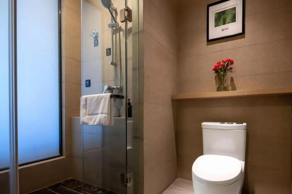 Atour Hotel Huzhou Changxing Changhai Road