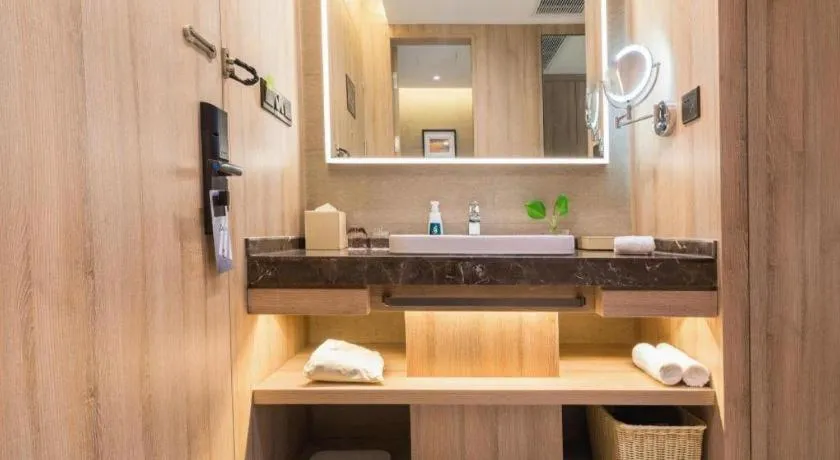 Atour Hotel Huzhou Changxing Changhai Road