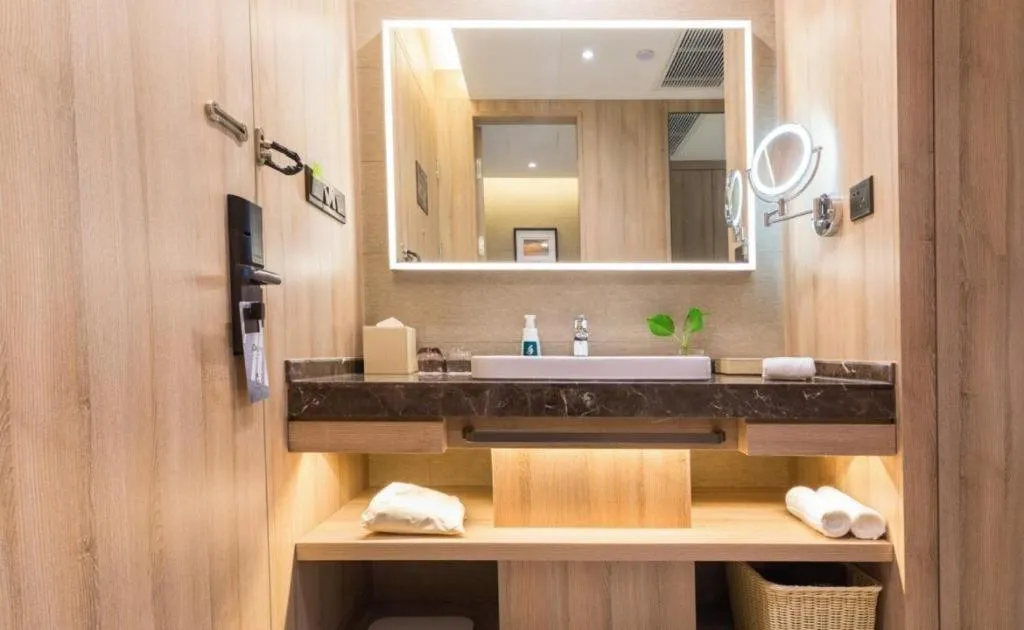 Atour Hotel Huzhou Changxing Changhai Road