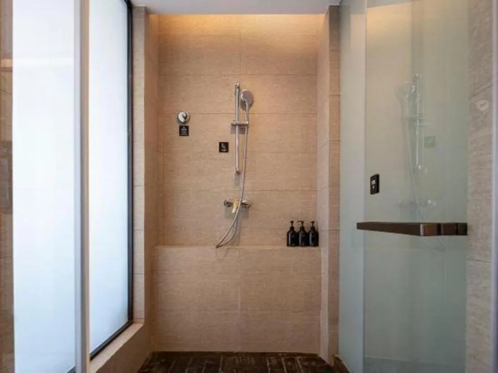 Atour Hotel Huzhou Changxing Changhai Road