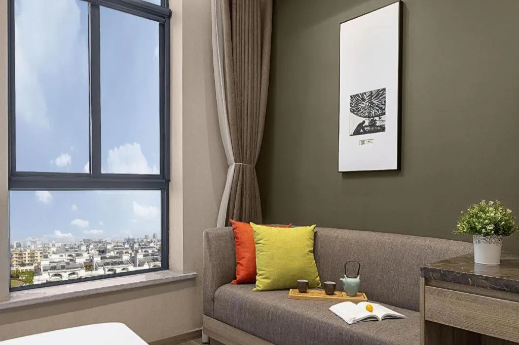 Atour Hotel Huzhou Changxing Changhai Road