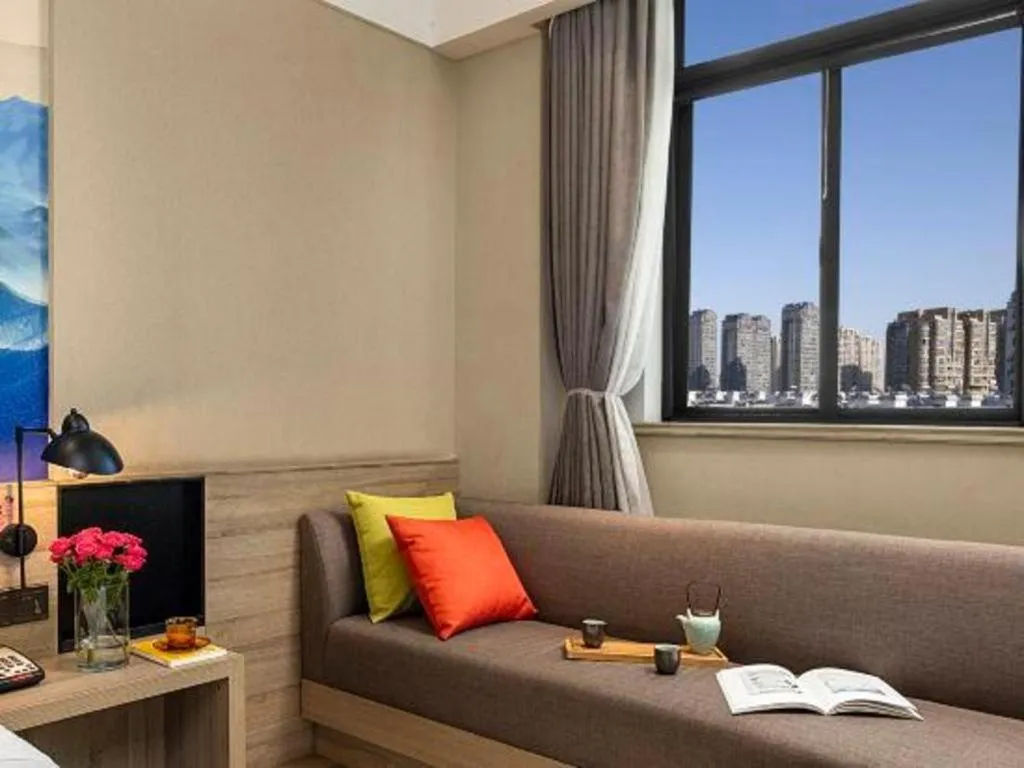 Atour Hotel Huzhou Changxing Changhai Road