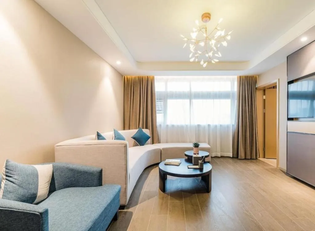 Atour Hotel Huzhou Changxing Changhai Road
