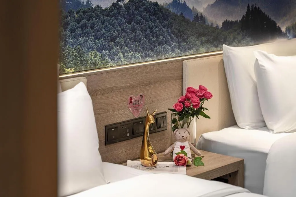 Atour Hotel Huzhou Changxing Changhai Road