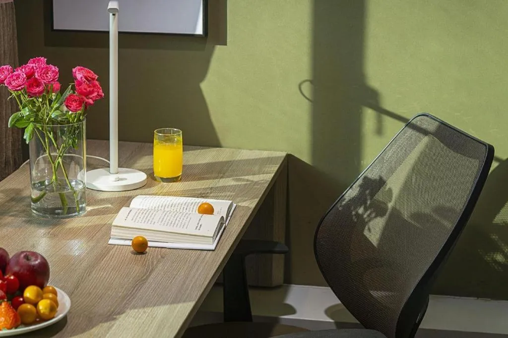 Atour Hotel Huzhou Changxing Changhai Road