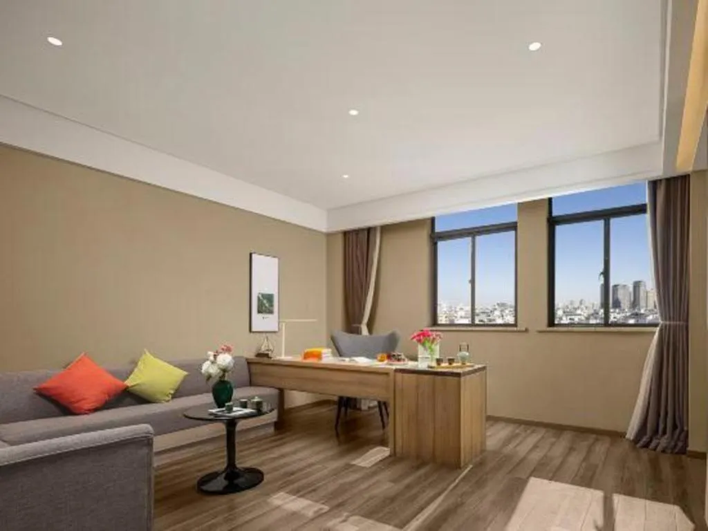 Atour Hotel Huzhou Changxing Changhai Road