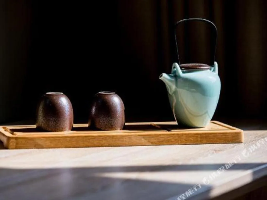 Atour Hotel Huzhou Changxing Changhai Road