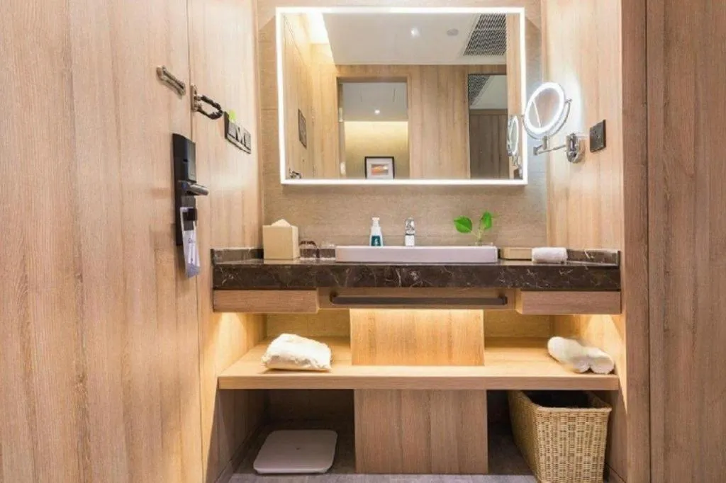 Atour Hotel Huzhou Changxing Changhai Road