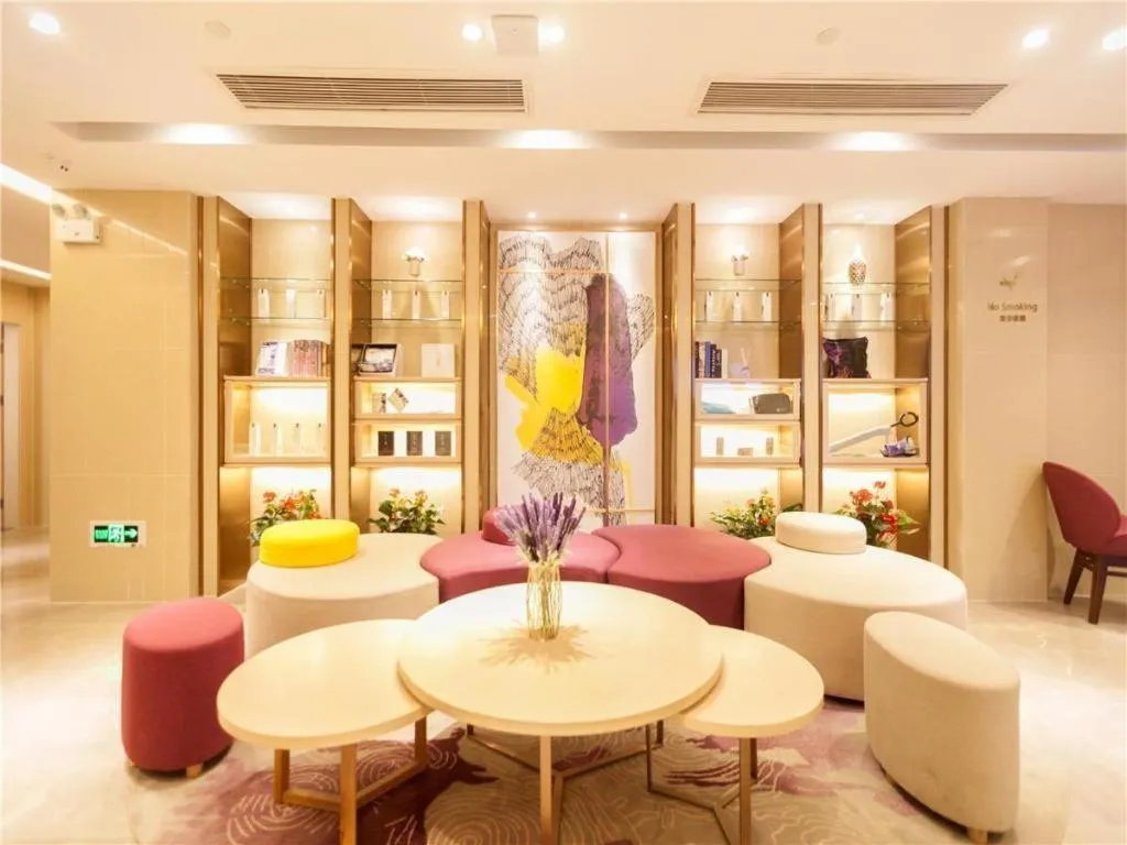 Lavande Hotels Wuhan Guanggu Yangjiawan Metro Station