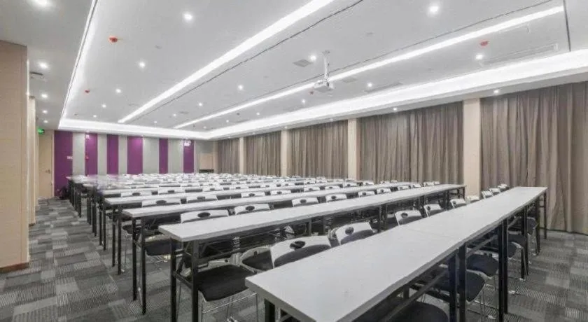 Lavande Hotels Wuhan Guanggu Yangjiawan Metro Station