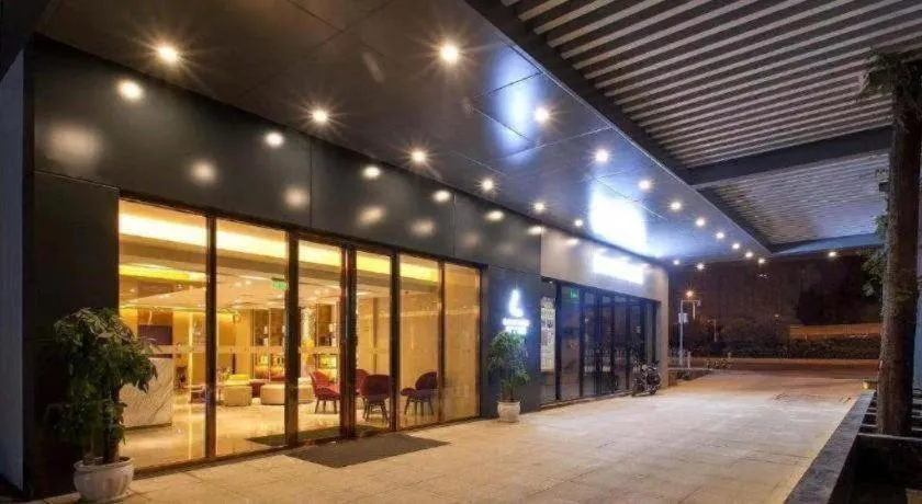 Lavande Hotels Wuhan Guanggu Yangjiawan Metro Station