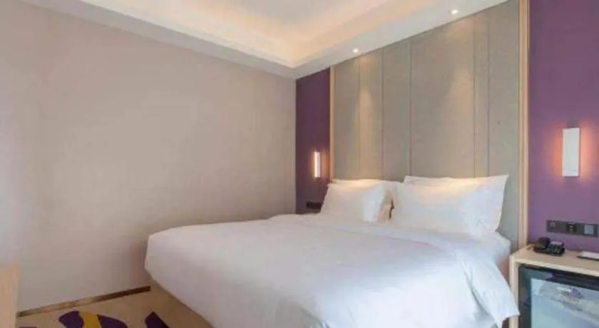 Bed in Lavande Hotels Wuhan Guanggu Yangjiawan Metro Station