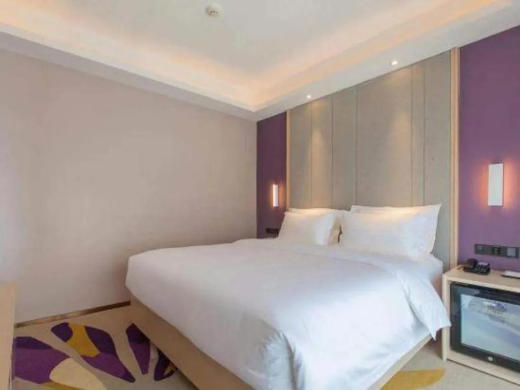 Bed in Lavande Hotels Wuhan Guanggu Yangjiawan Metro Station