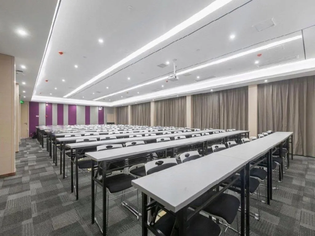 Lavande Hotels Wuhan Guanggu Yangjiawan Metro Station